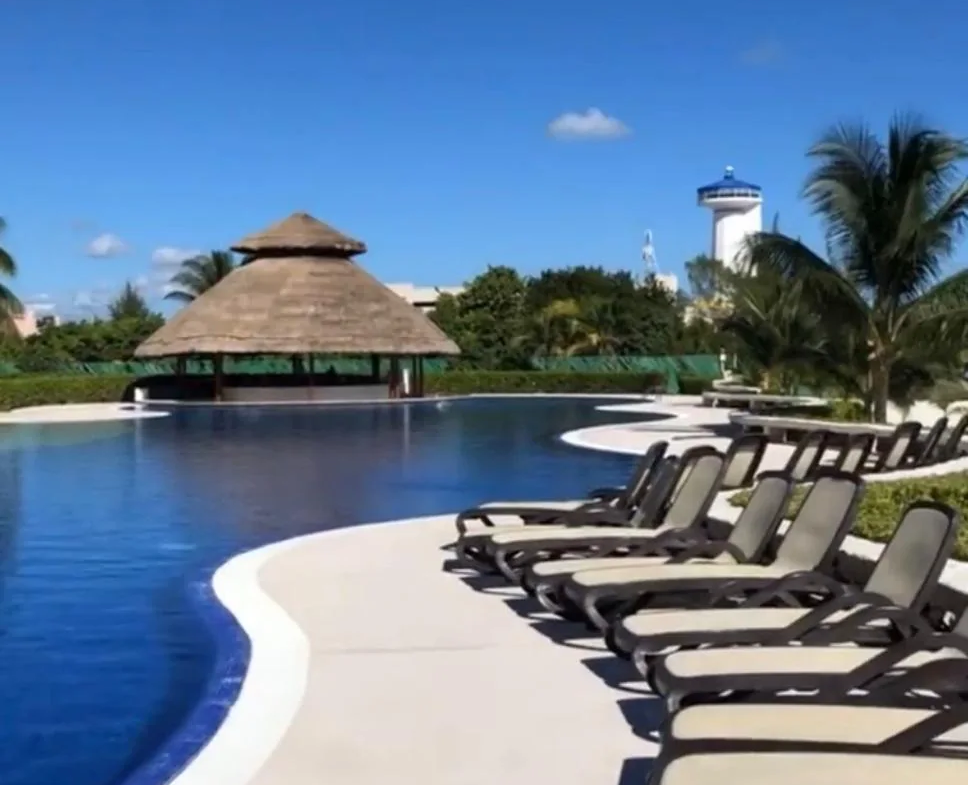 Departamento en venta, en Cancún, Quintana Roo, 2 recámaras, 2 baños — Departamento Frente al Mar en Venta en Amara Cancún | 135 m² (foto 2)