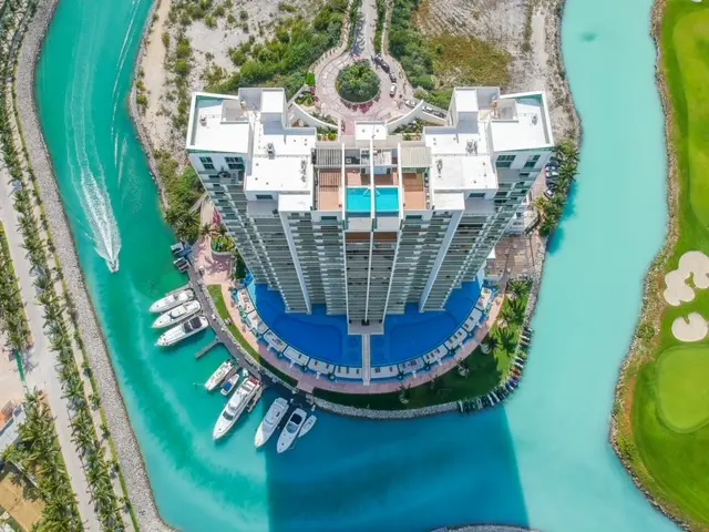 Departamento en venta, en Cancún, Quintana Roo, 2 recámaras, 2 baños — Departamento en Venta en Maioris Puerto Cancún | 177 m²