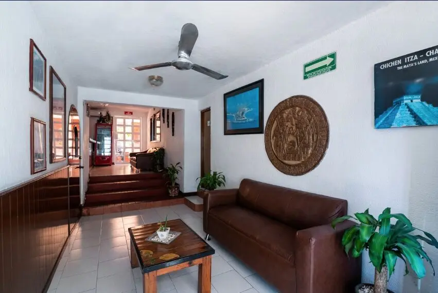 Comercial en venta, en Cancún, Quintana Roo — Hotel Ticuch Mélida Plaza en Venta | 40 Habitaciones en Operación, Cancún (foto 2)