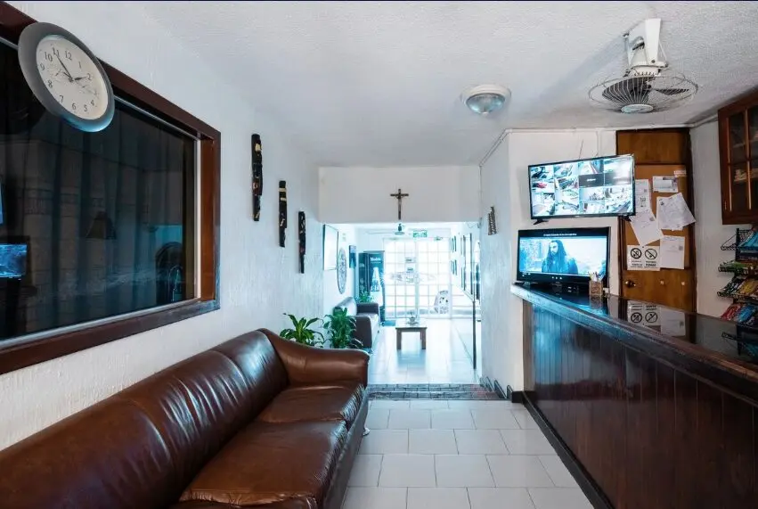 Comercial en venta, en Cancún, Quintana Roo — Hotel Ticuch Mélida Plaza en Venta | 40 Habitaciones en Operación, Cancún (foto 3)
