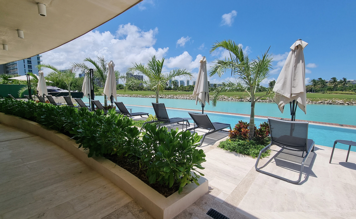 Departamento en venta, en Cancún, Quintana Roo, 4 recámaras, 4 baños — Departamento en Venta en La Vela, Puerto Cancún | 4 Recámaras 300 m² (foto 2)