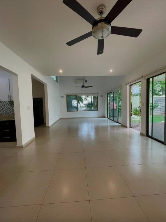 Casa en renta, en Cancún, Quintana Roo, 4 recámaras, 5 baños — Casa en Renta en Residencial Cumbres, Cancún (foto 4)