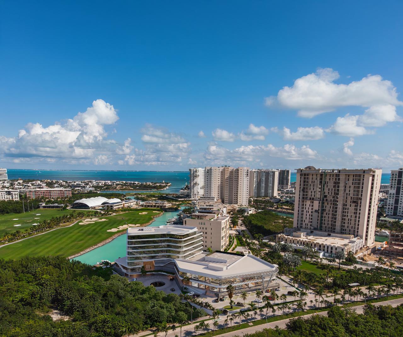 Comercial en renta, en Cancún, Quintana Roo — Local comercial en Renta en Puerto Cancún, Cancún (foto 4)