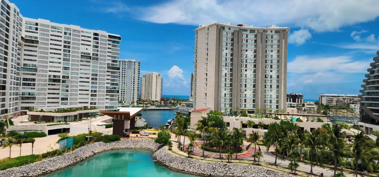 Departamento en renta, en Cancún, Quintana Roo, 3 recámaras, 3 baños — Departamento en Renta en Puerto Cancún, Cancún (foto 4)