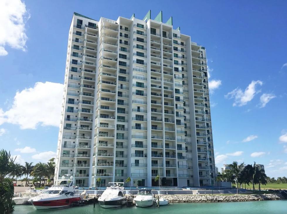 Departamento en renta, en Cancún, Quintana Roo, 3 recámaras, 3 baños — Departamento en Renta en Puerto Cancún, Cancún (foto 3)