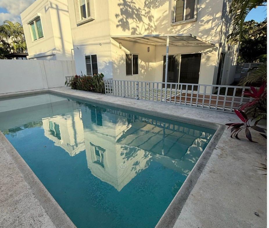 Casa en venta, en Cancún, Quintana Roo, 3 recámaras, 2 baños — Casa en Venta en Residencial Cumbres, Cancún