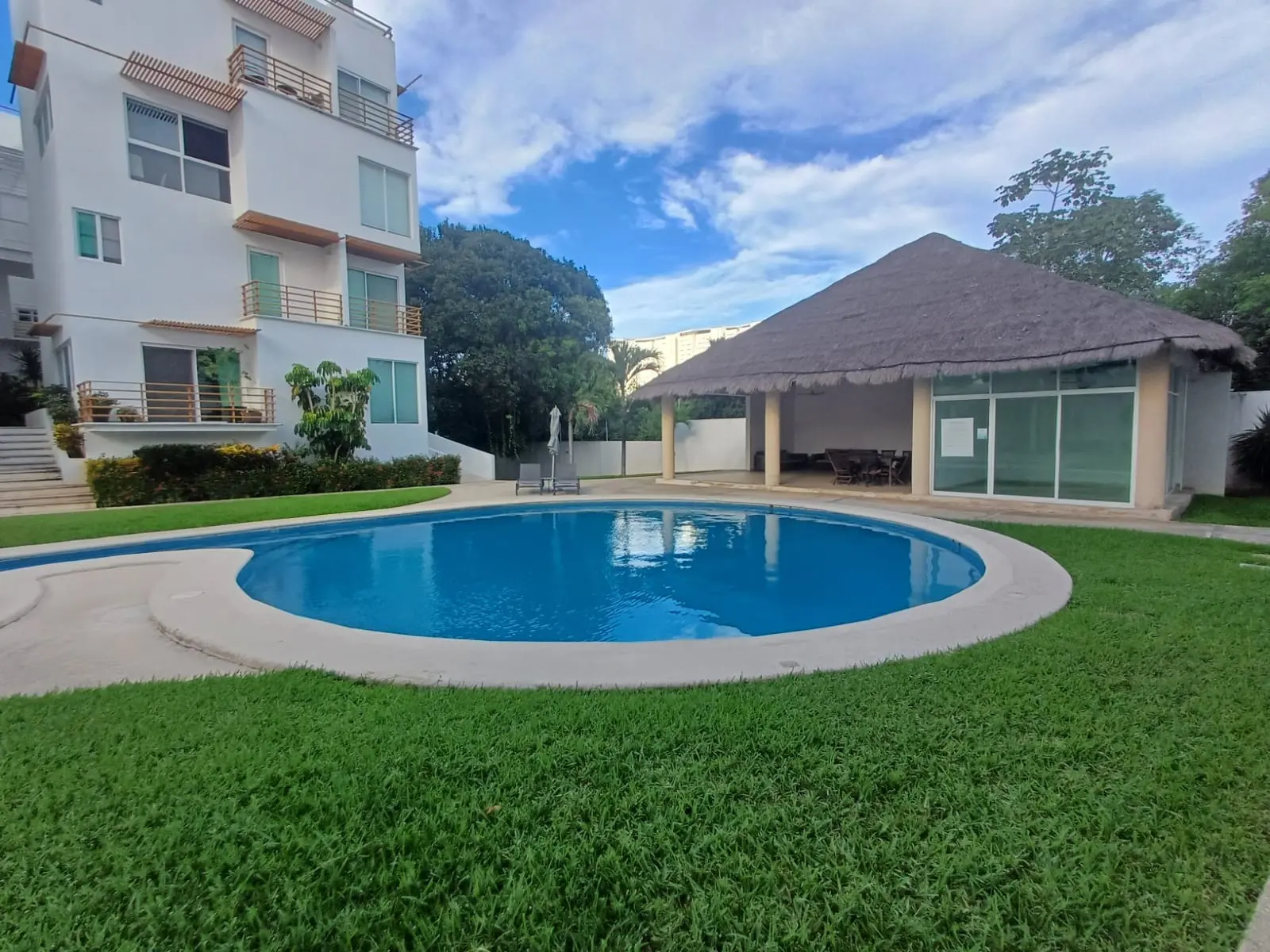 Departamento en renta, en Cancún, Quintana Roo, 3 recámaras, 2 baños — Townhouse en renta Casa Blanca, Supermanzana 11 Cancún
