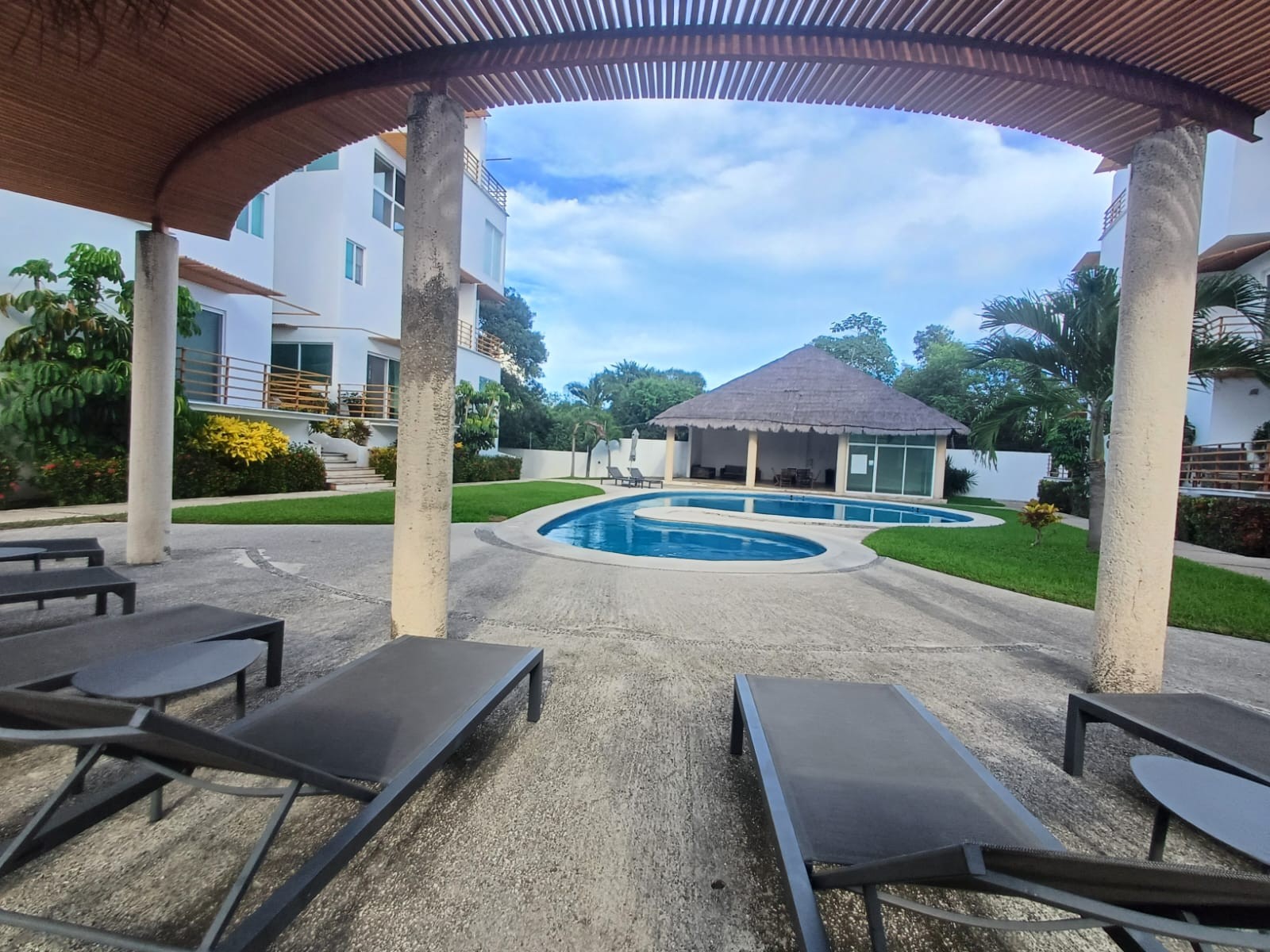 Departamento en renta, en Cancún, Quintana Roo, 3 recámaras, 2 baños — Townhouse en renta Casa Blanca, Supermanzana 11 Cancún (foto 3)