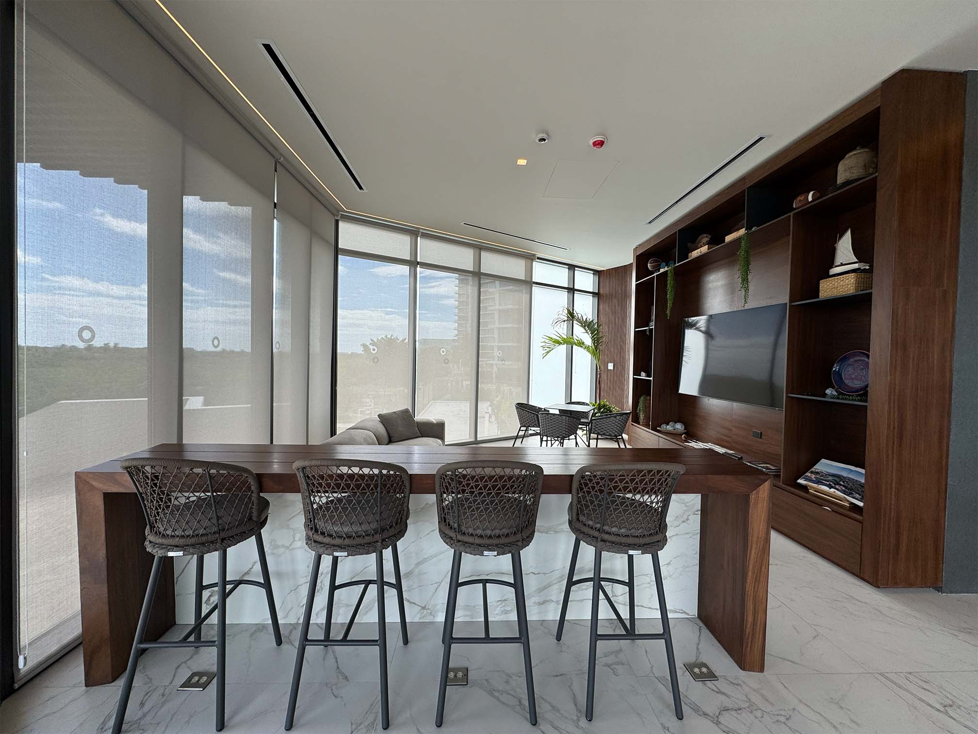 Departamento en renta, en Cancún, Quintana Roo, 2 recámaras, 2 baños — Departamento Nuevo en Renta en WOHA Puerto Cancún | 2 Recámaras, 114 m² (foto 2)