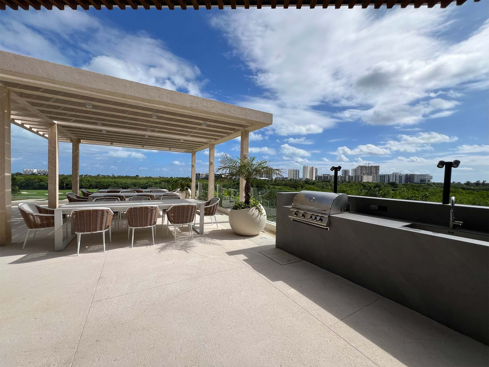 Departamento en renta, en Cancún, Quintana Roo, 2 recámaras, 2 baños — Departamento Nuevo en Renta en WOHA Puerto Cancún | 2 Recámaras, 114 m² (foto 4)