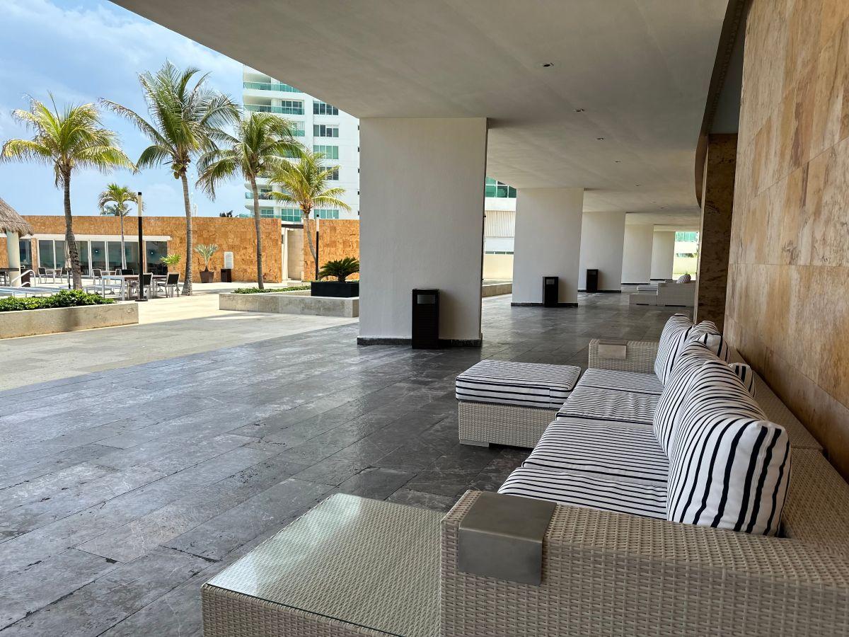 Departamento en renta, en Cancún, Quintana Roo, 3 recámaras, 3 baños — Departamento Amueblado en Renta Frente al Mar en Maralago Cancún (foto 2)