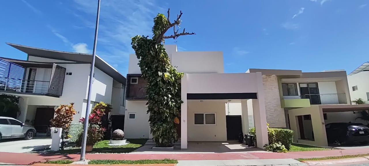 Casa en renta, en Cancún, Quintana Roo, 3 recámaras, 3 baños — Residencia en Renta en Residencial Cumbres, Cancún | 400 m² con Alberca (foto 2)