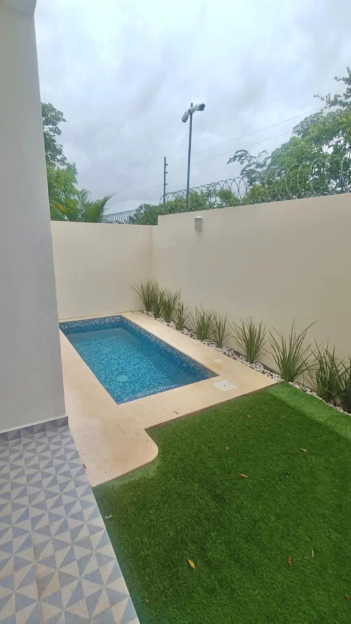 Casa en venta, en Cancún, Quintana Roo, 3 recámaras, 3 baños — Casa con Alberca en Venta en Residencial Arbolada, Cancún (foto 2)