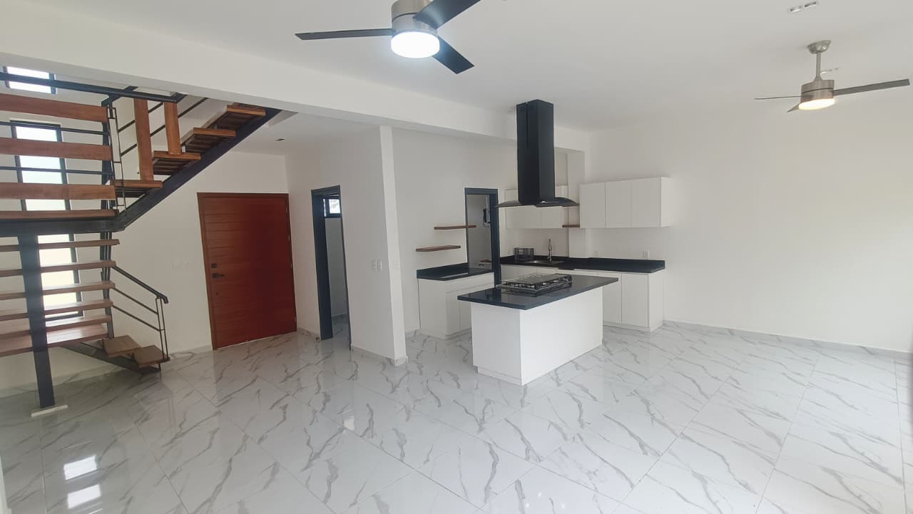 Casa en venta, en Cancún, Quintana Roo, 3 recámaras, 3 baños — Casa con Alberca en Venta en Residencial Arbolada, Cancún (foto 4)