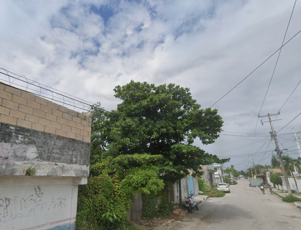 Terreno en venta, en Cancún, Quintana Roo — Terreno en Venta en Cancún | 300 m² en Región 75, Cerca de Av. Bonampak (foto 2)