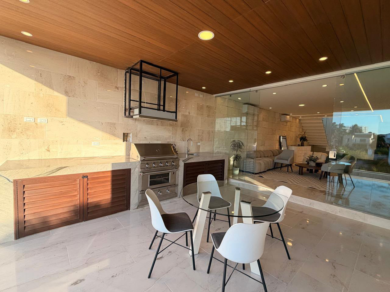 Casa en venta, en Cancún, Quintana Roo, 4 recámaras, 6 baños — Casa con Muelle Privado en Isla Dorada, Zona Hotelera de Cancún (foto 4)