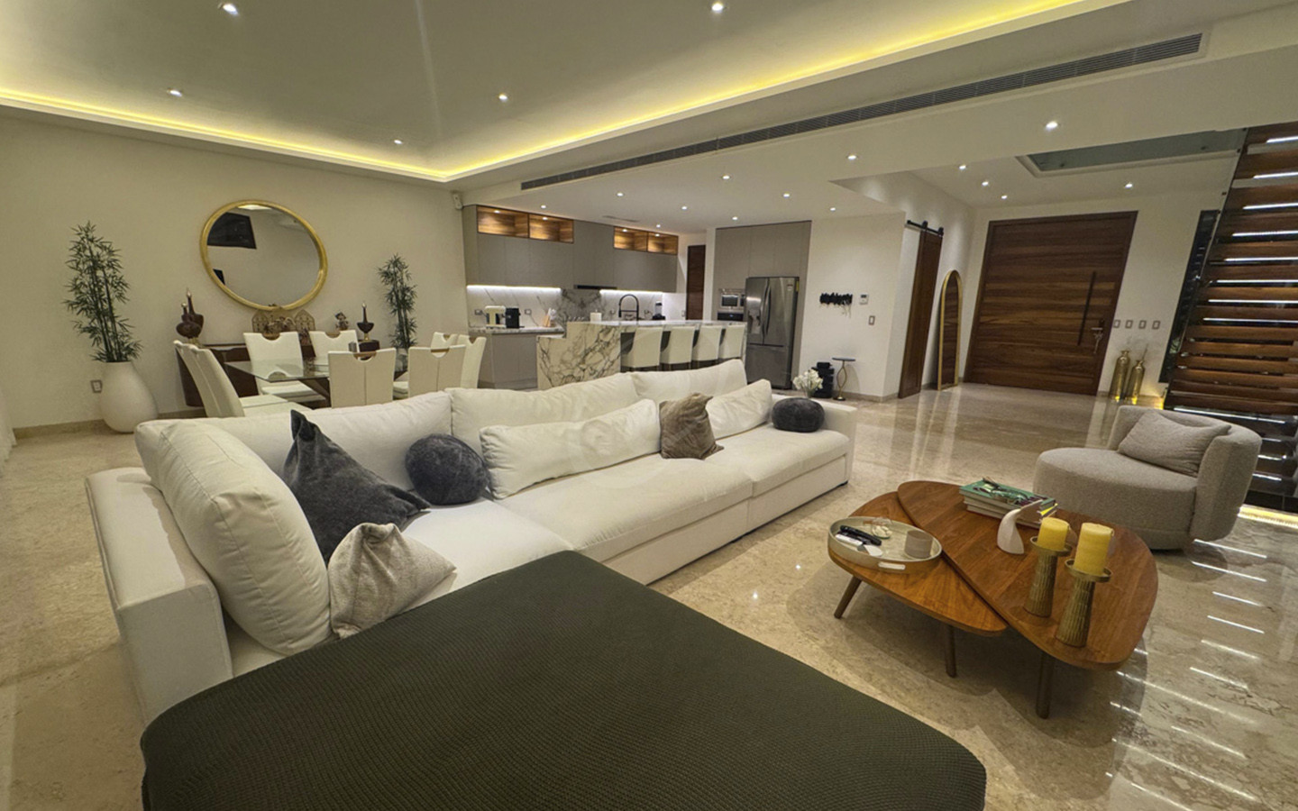 Casa en venta, en Cancún, Quintana Roo, 3 recámaras, 3 baños — Casa en Venta en Isla Dorada con Marina Privada, Zona Hotelera de Cancún (foto 4)