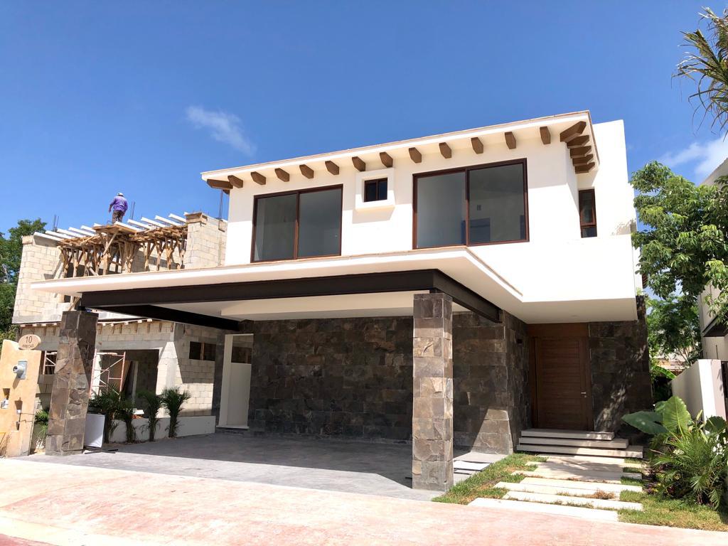 Casa en venta, en Cancún, Quintana Roo, 4 recámaras, 4 baños — Casa de Lujo en Venta en Lagos del Sol, Cancún | 407 m² Construcción con Alberca (foto 3)