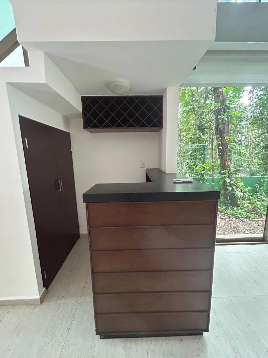 Casa en venta, en Cancún, Quintana Roo, 5 recámaras, 5 baños — Residencia en Venta en Cumbres Cancún — 5 Recámaras, Alberca Privada | $12.9 MDP (foto 2)