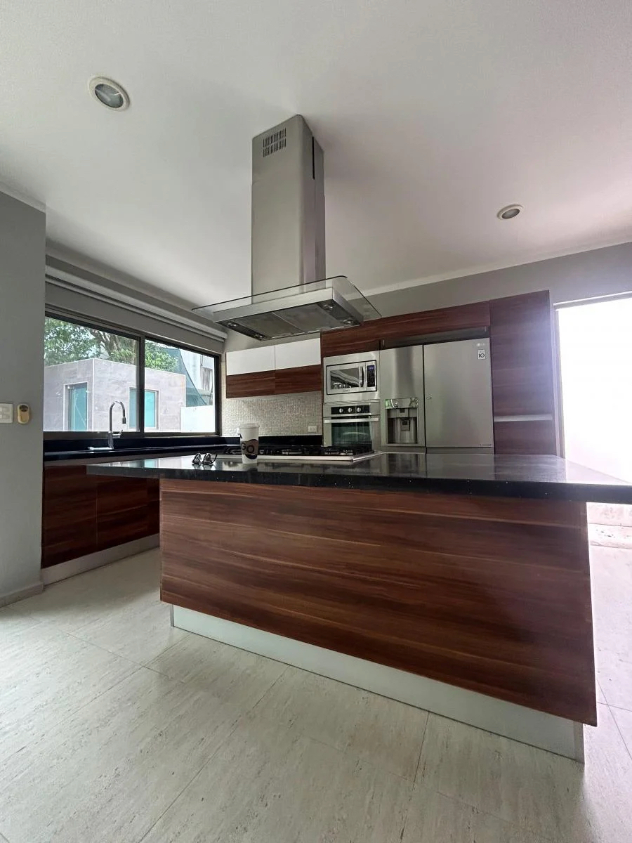 Casa en venta, en Cancún, Quintana Roo, 5 recámaras, 5 baños — Residencia en Venta en Cumbres Cancún — 5 Recámaras, Alberca Privada | $12.9 MDP (foto 4)