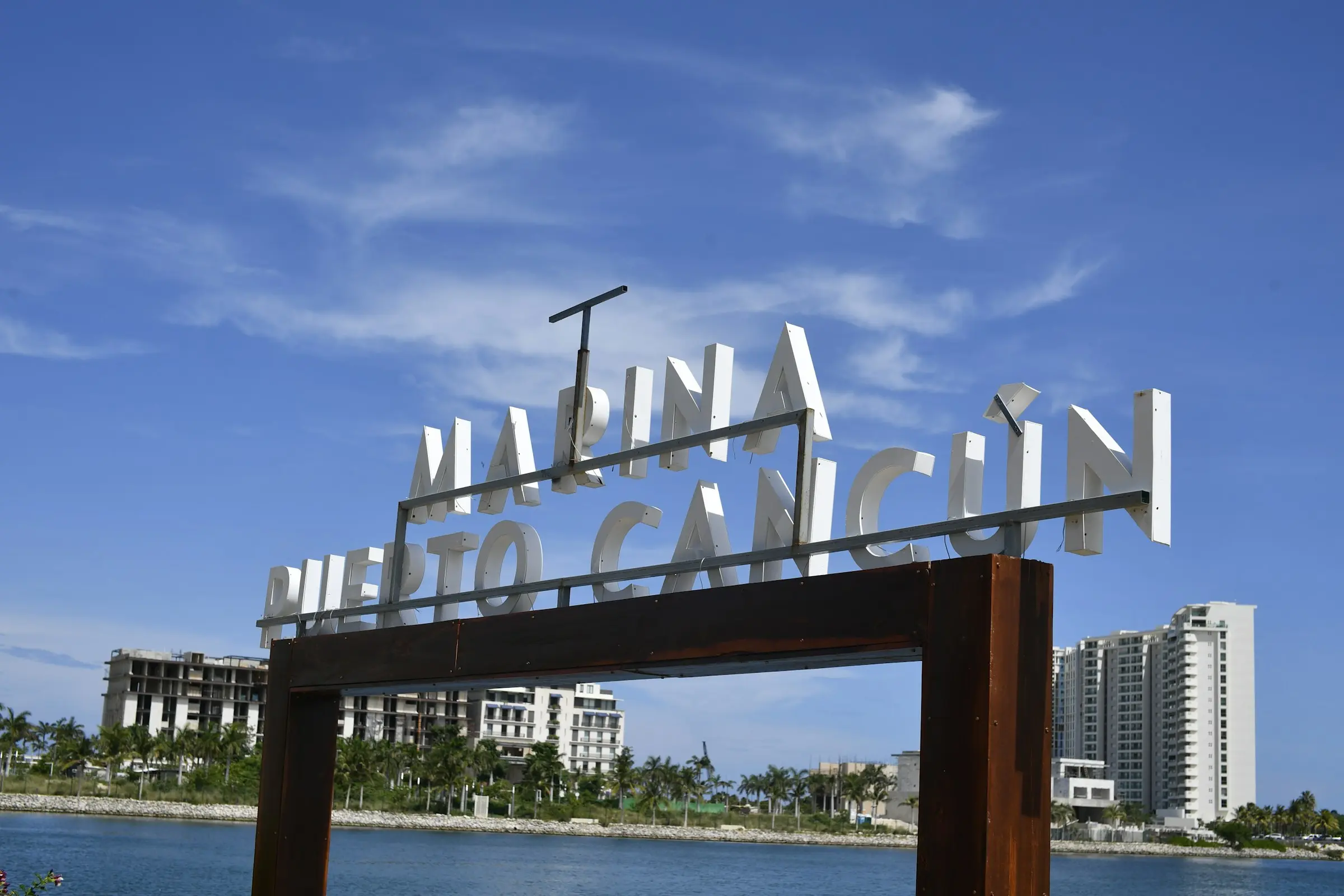 Terreno en venta, en Cancún, Quintana Roo — Terreno en Venta en Laguna 1 Puerto Cancún | 205 m² con Vista a la Marina (foto 2)