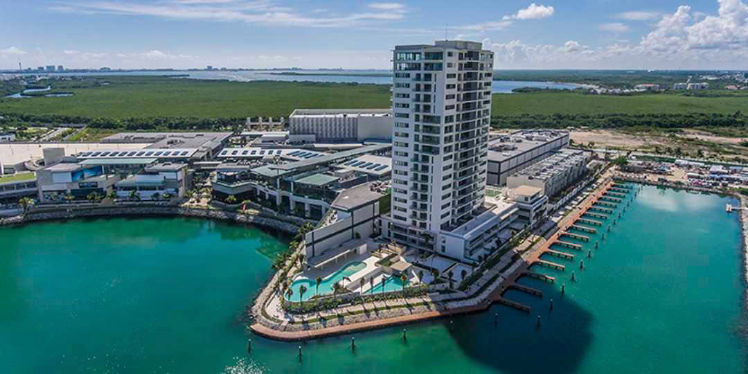 Departamento en venta, en Cancún, Quintana Roo, 1 recámaras, 1 baños — Departamento de 1 Recámara en Venta en Marina Condos & Canal Homes, Puerto Cancú