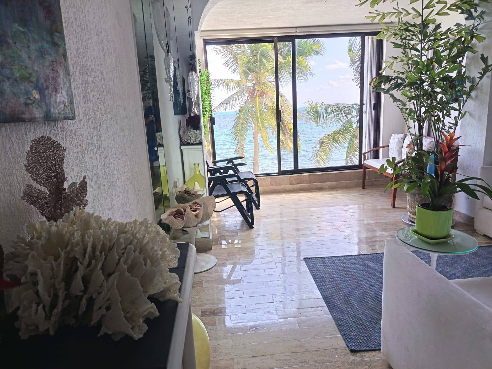Departamento en venta, en Cancún, Quintana Roo, 2 recámaras, 2 baños — Departamento Frente al Mar en Cancún – Hopelchén, Puerto Juárez (foto 4)