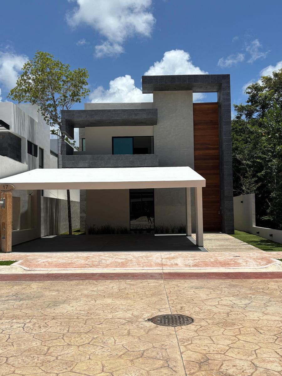 Casa en venta, en Cancún, Quintana Roo, 4 recámaras, 4 baños — Casa Nueva en Venta en Lagos del Sol Cancún con Alberca Privada