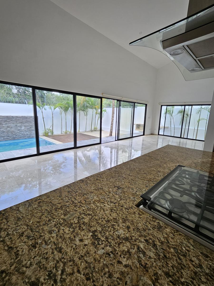 Casa en venta, en Cancún, Quintana Roo, 3 recámaras, 4 baños — Casa en Venta en Lagos del Sol Cancún – Precio de Oportunidad (foto 2)