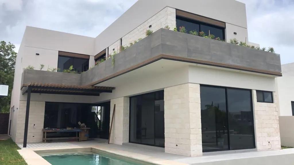 Casa en venta, en Cancún, Quintana Roo, 4 recámaras, 4 baños — Casa Nueva de Lujo en Venta en Lagos del Sol Cancún (foto 2)
