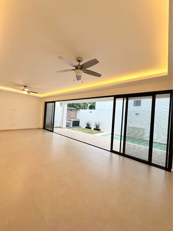 Casa en venta, en Cancún, Quintana Roo, 4 recámaras — Casa nueva en Via Cumbres (foto 3)
