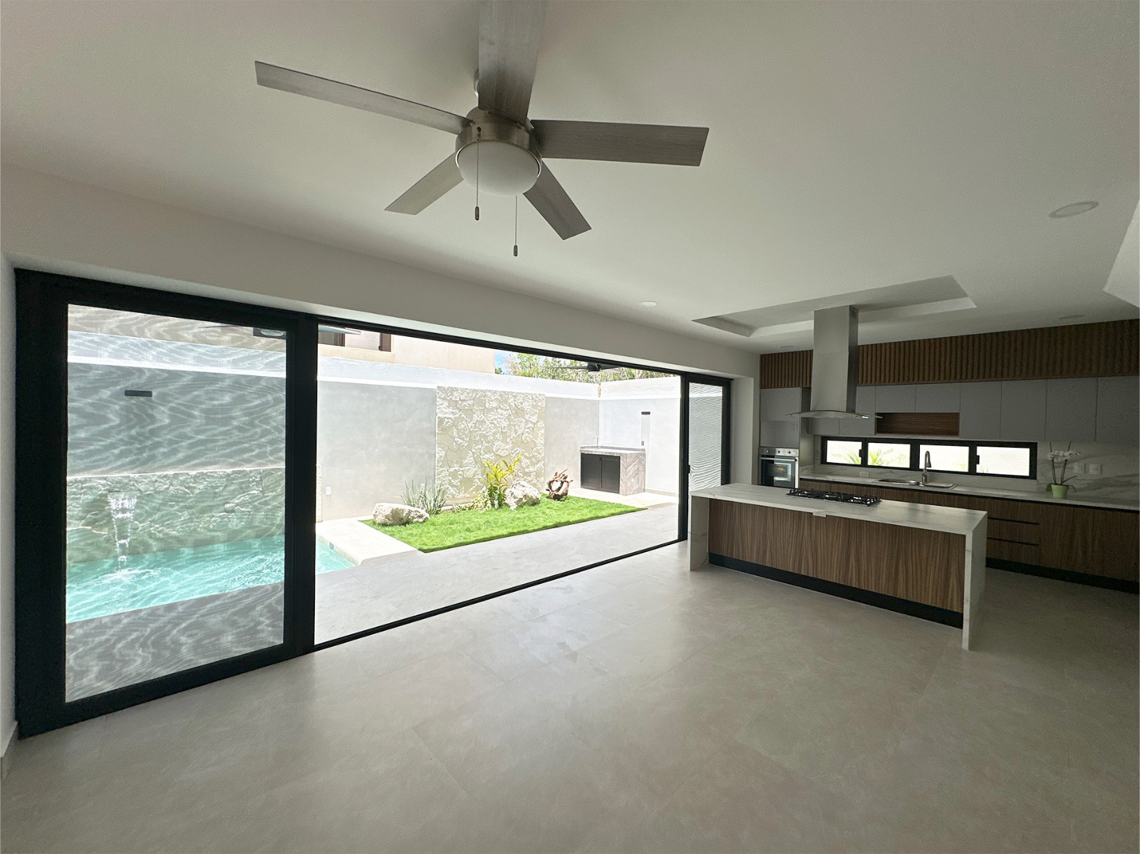 Casa en venta, en Cancún, Quintana Roo, 4 recámaras — Casa de Lujo en Venta en Vía Cumbres (foto 2)