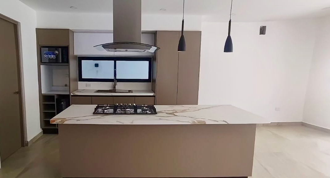 Casa en venta, en Cancún, Quintana Roo, 4 recámaras — Casa en Venta en Vía Cumbres (foto 3)
