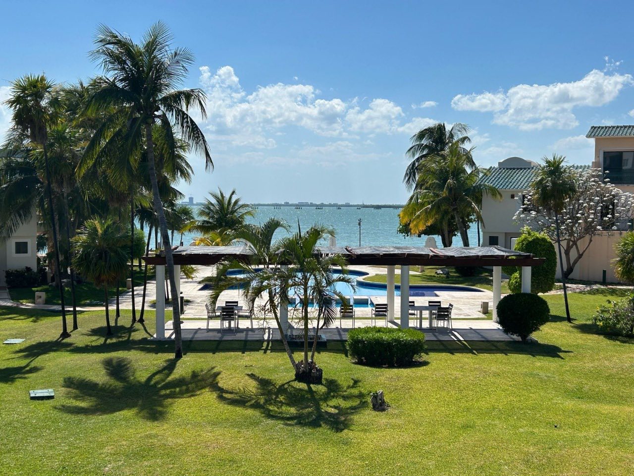 Casa en venta, en Cancún, Quintana Roo, 3 recámaras — Villa de lujo en Isla Dorada (foto 4)