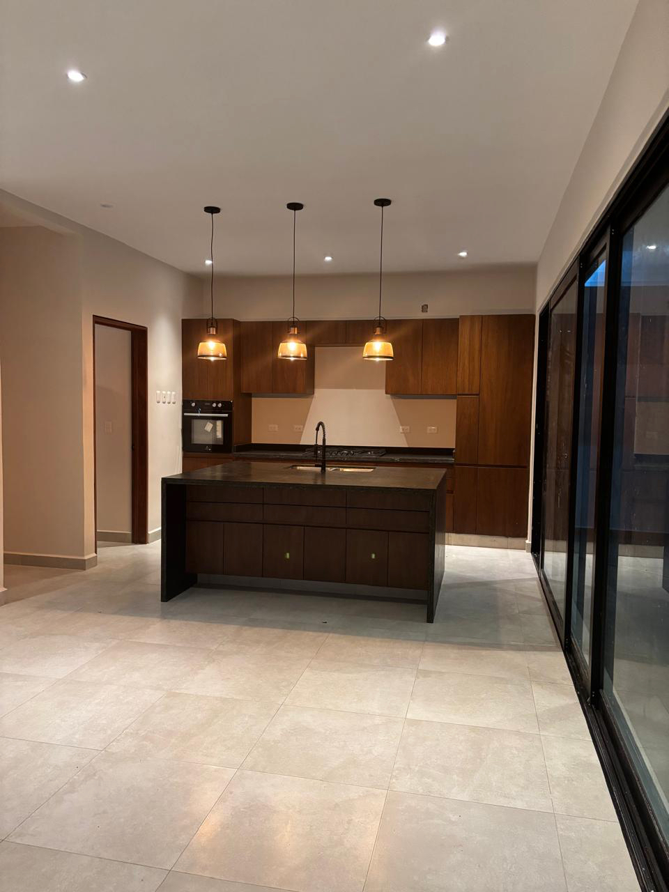 Casa en venta, en Cancún, Quintana Roo, 4 recámaras — Casa Nueva en Lagos del Sol Cancún (foto 3)