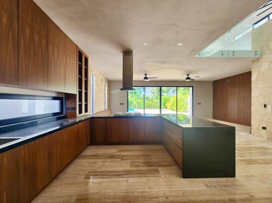 Casa en venta, en Cancún, Quintana Roo, 4 recámaras — Residencia nueva en Lagos del Sol (foto 3)