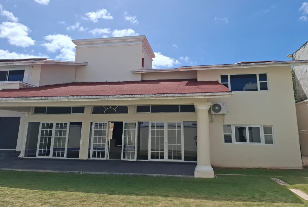 Casa en venta, en Cancún, Quintana Roo, 7 recámaras — Casa en Venta en SM 15, Cancún Centro | 870 m², 7 Recámaras, Alberca