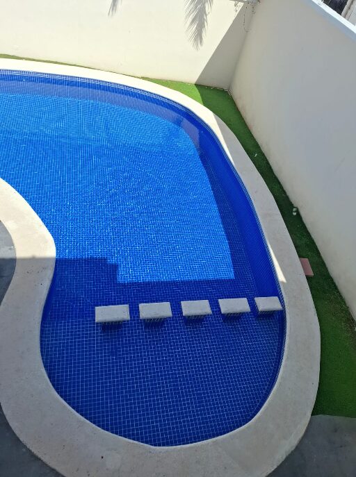 Casa en venta, en Cancún, Quintana Roo, 7 recámaras — Casa en Venta en SM 15, Cancún Centro | 870 m², 7 Recámaras, Alberca (foto 4)