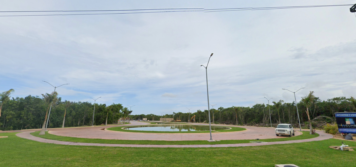 Terreno en venta, en Cancún, Quintana Roo — Terreno comercial en Via Cumbres