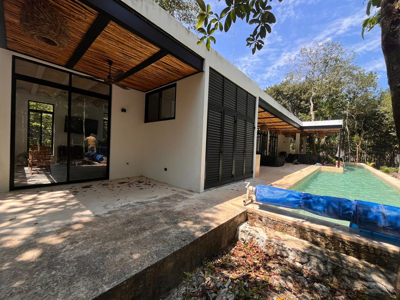 Casa en venta, en Cancún, Quintana Roo, 1 recámaras, 2 baños — Casa con Terreno en Cancún en Venta o Renta | 3,300 m² con Alberca (foto 2)