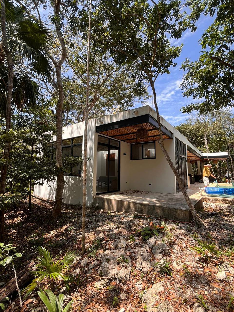 Casa en venta, en Cancún, Quintana Roo, 1 recámaras, 2 baños — Casa con Terreno en Cancún en Venta o Renta | 3,300 m² con Alberca (foto 3)