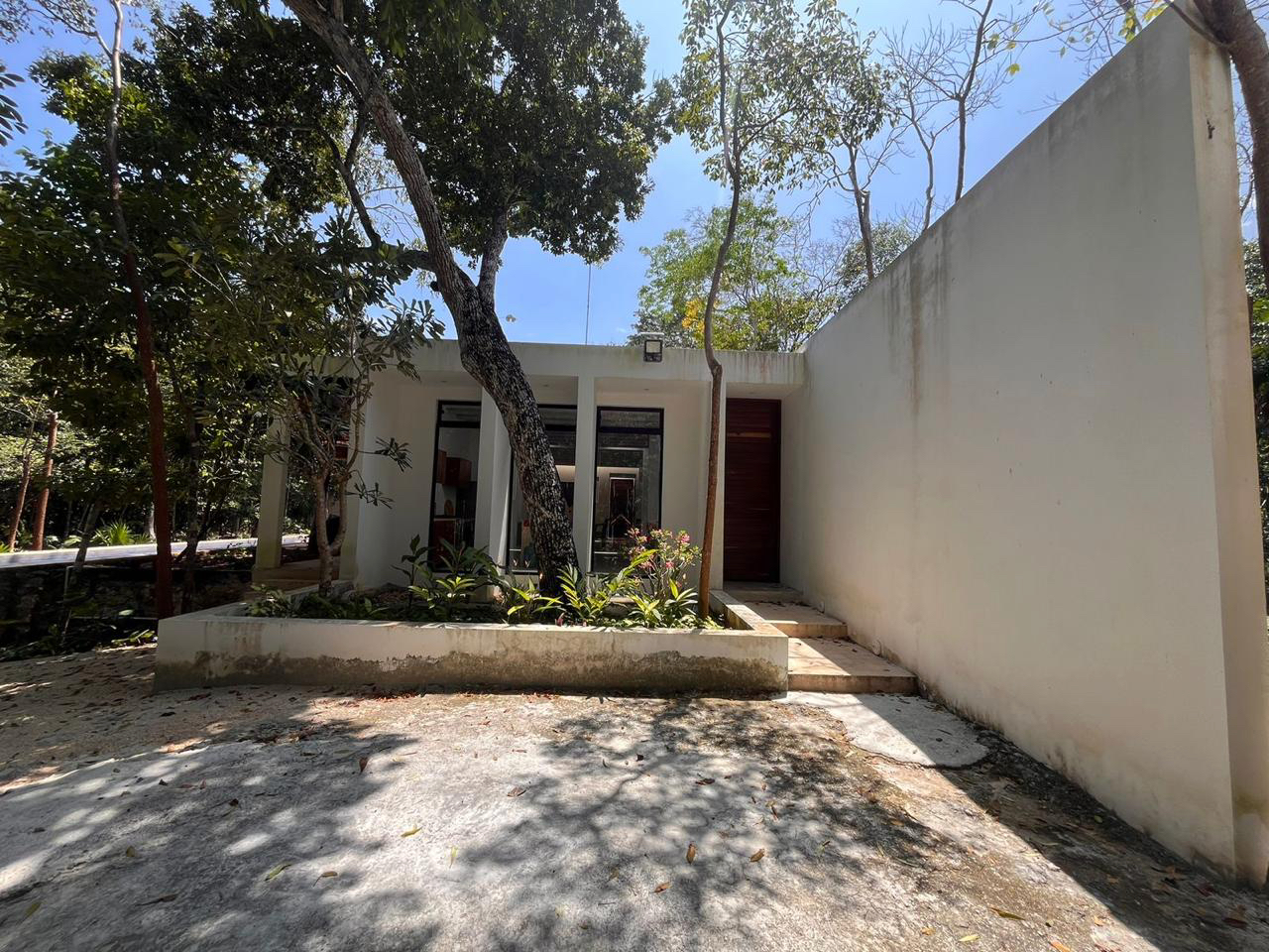 Casa en venta, en Cancún, Quintana Roo, 1 recámaras, 2 baños — Casa con Terreno en Cancún en Venta o Renta | 3,300 m² con Alberca (foto 4)