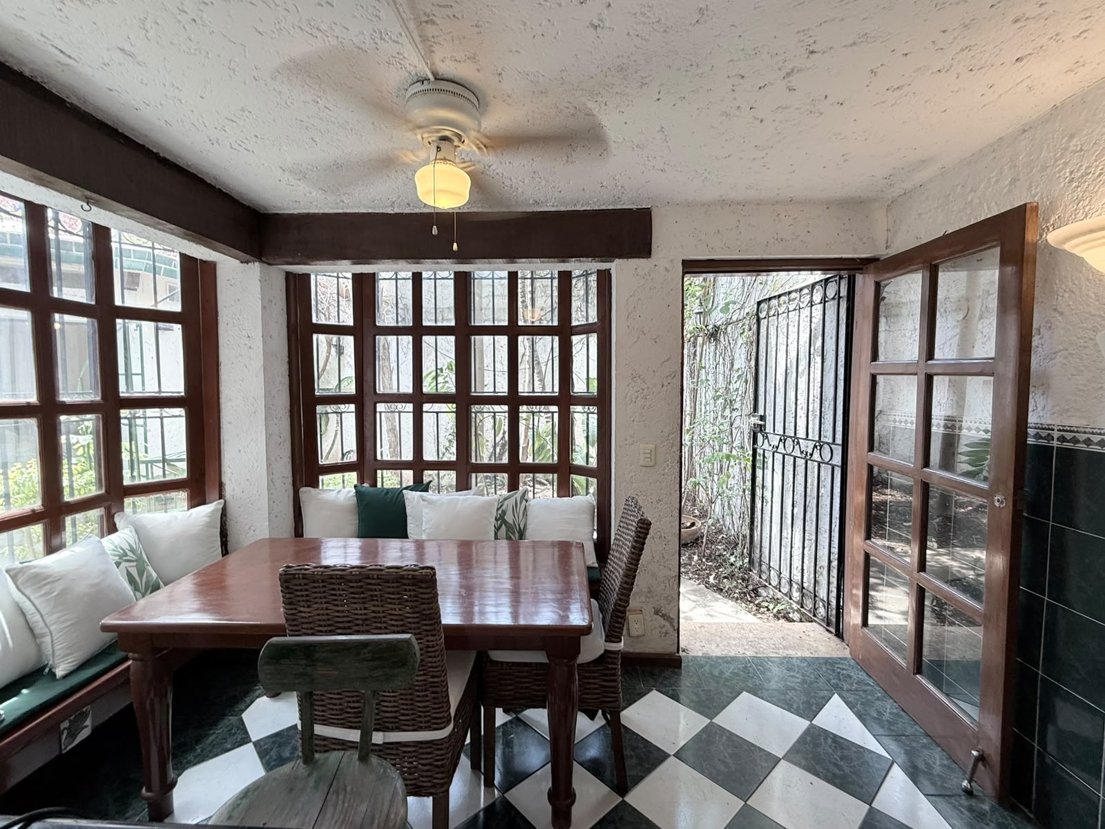 Casa en venta, en CANCUN, Quintana Roo, 4 recámaras, 4 baños — Casa en Venta en la SUPERMANZANA 3 en CANCÚN (foto 2)