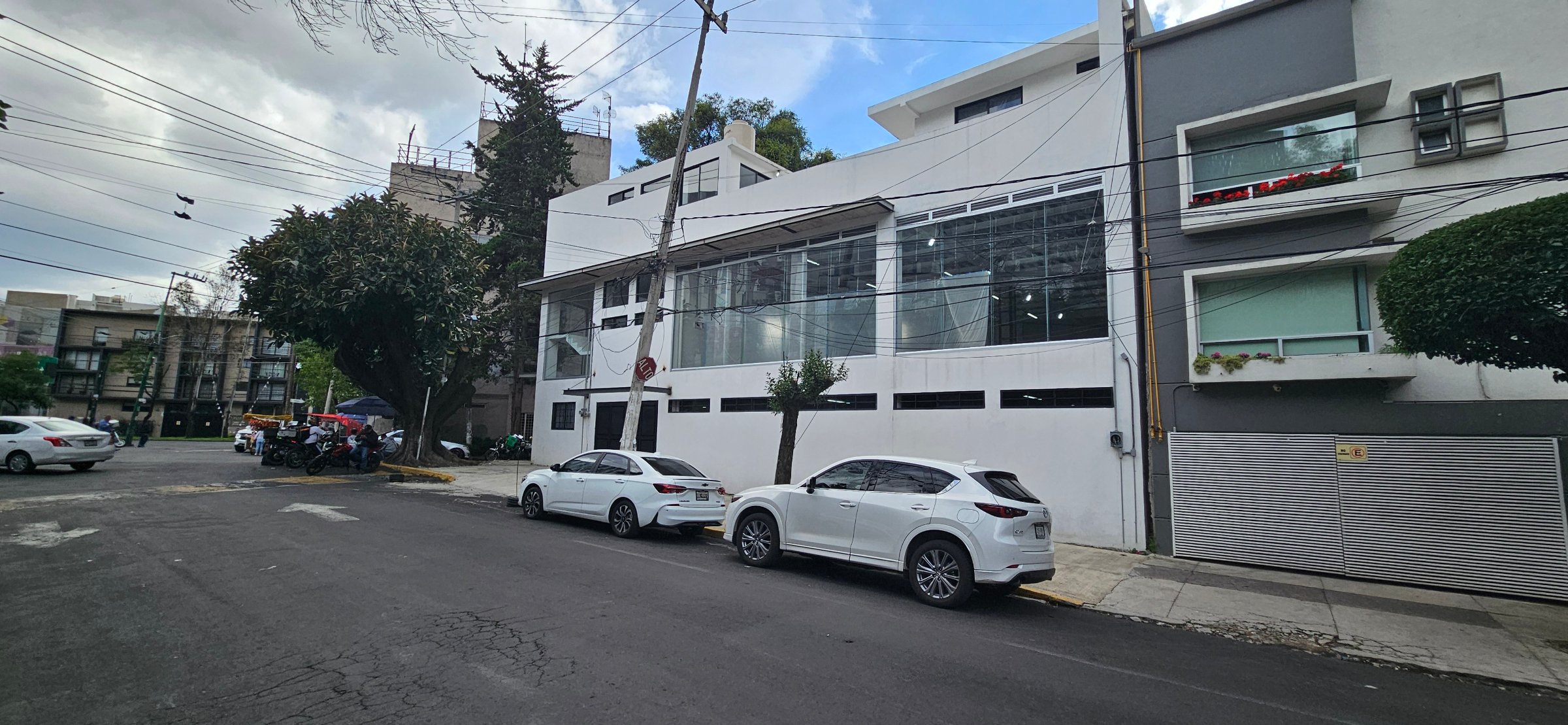 Comercial en renta, en Coyoacán, Ciudad de México, 4 baños — Local comercial y/o Oficina en renta en Parque San Andrés, Coyoacán, CDMX.