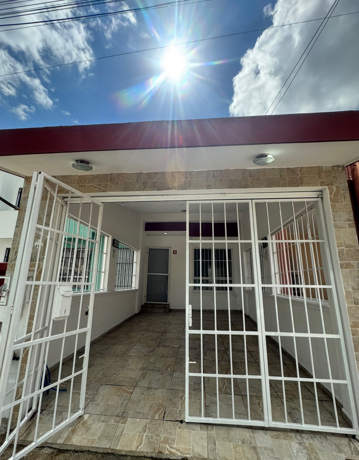Casa en venta, en Cancun, Quintana Roo, 3 recámaras, 2 baños — Casa en Venta Zona Norte Fracc. Los Héroes