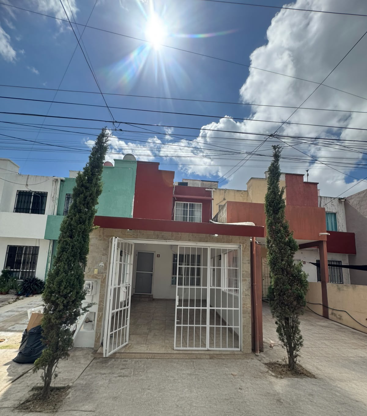 Casa en venta, en Cancun, Quintana Roo, 3 recámaras, 2 baños — Casa en Venta Zona Norte Fracc. Los Héroes  (foto 2)