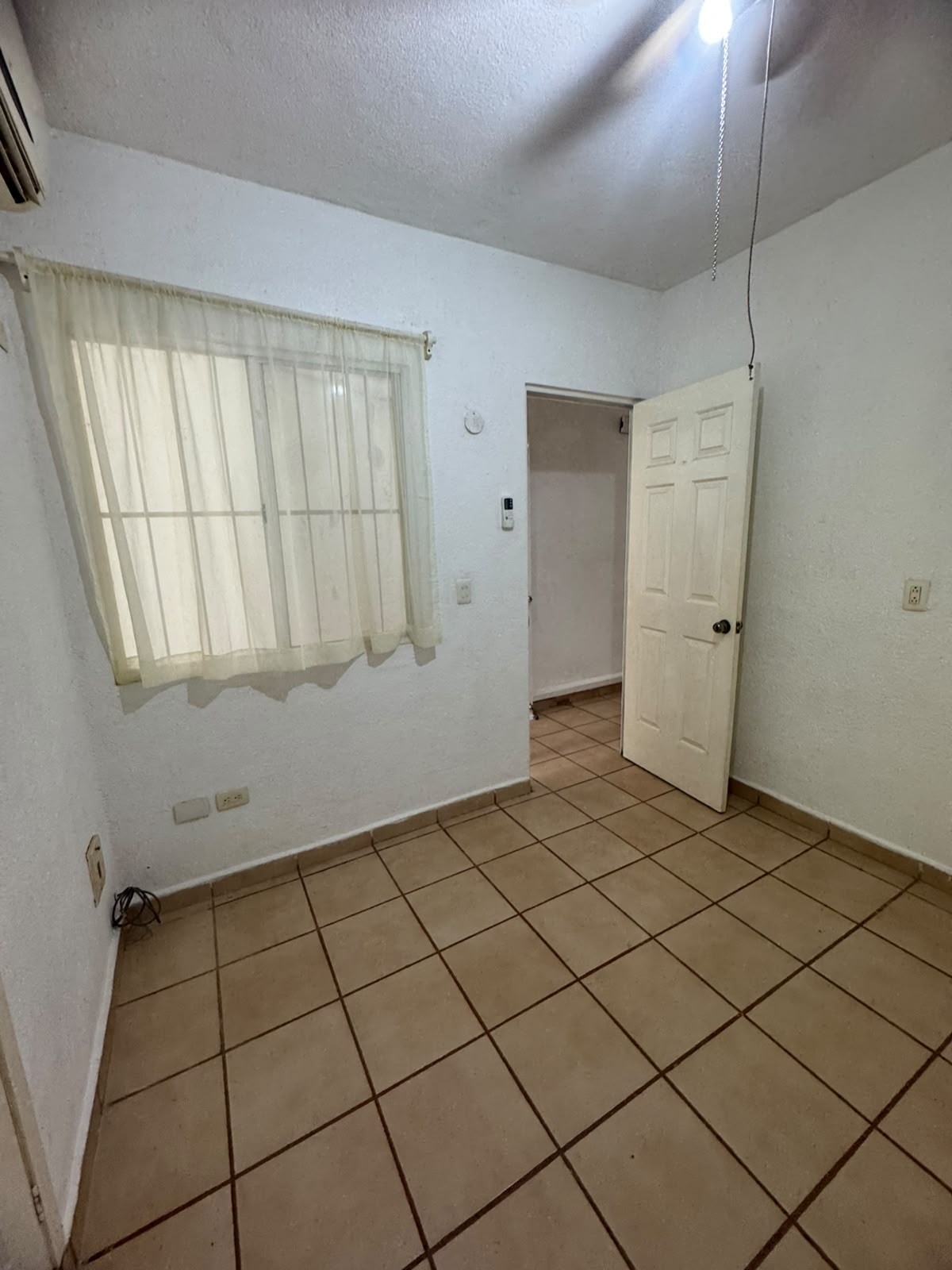 Casa en venta, en Cancun, Quintana Roo, 3 recámaras, 2 baños — Casa en Venta Zona Norte Fracc. Los Héroes  (foto 3)