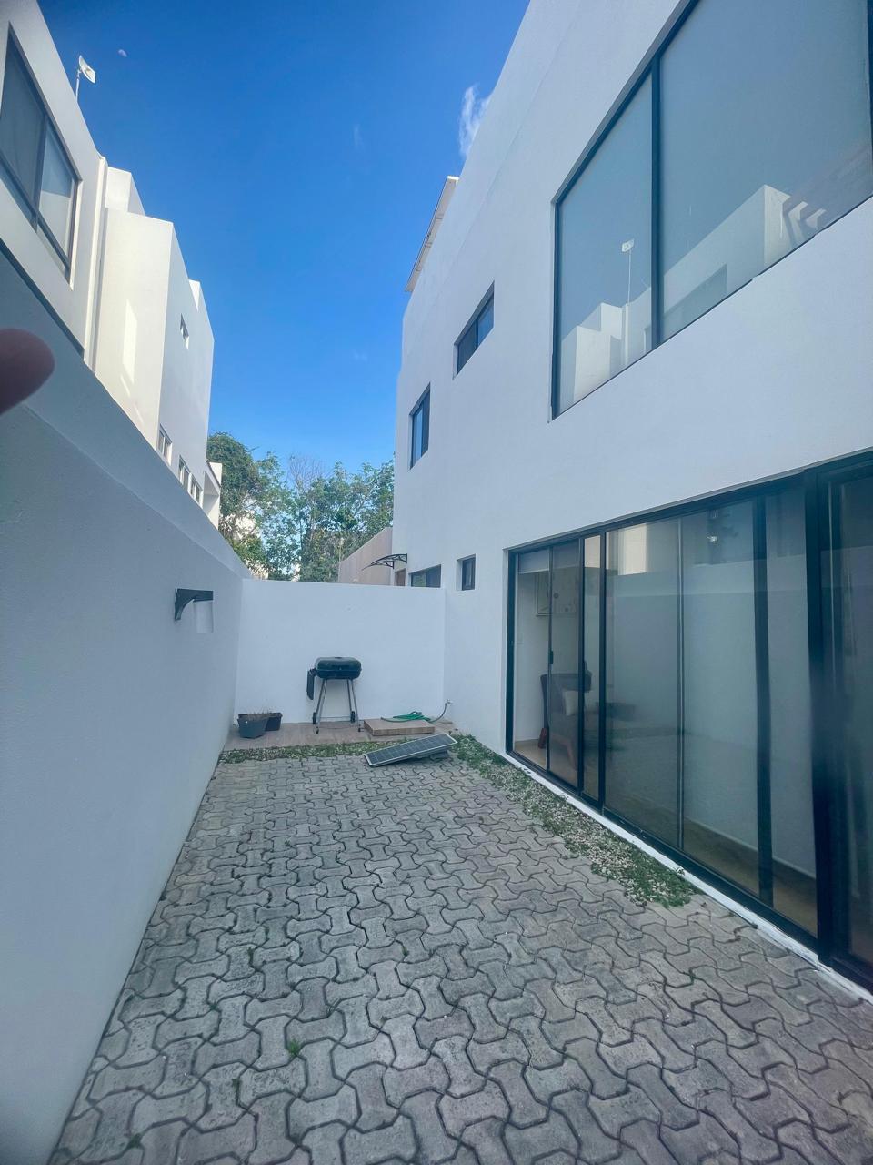 Casa en venta, en Cancun, Quintana Roo, 4 recámaras, 3 baños — Casa en Venta en A, Cancun (foto 2)