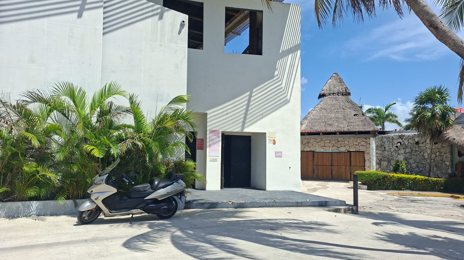 Comercial en renta, en Cancun, Quintana Roo, 2 baños — Local comercial en Renta en Z, Cancun