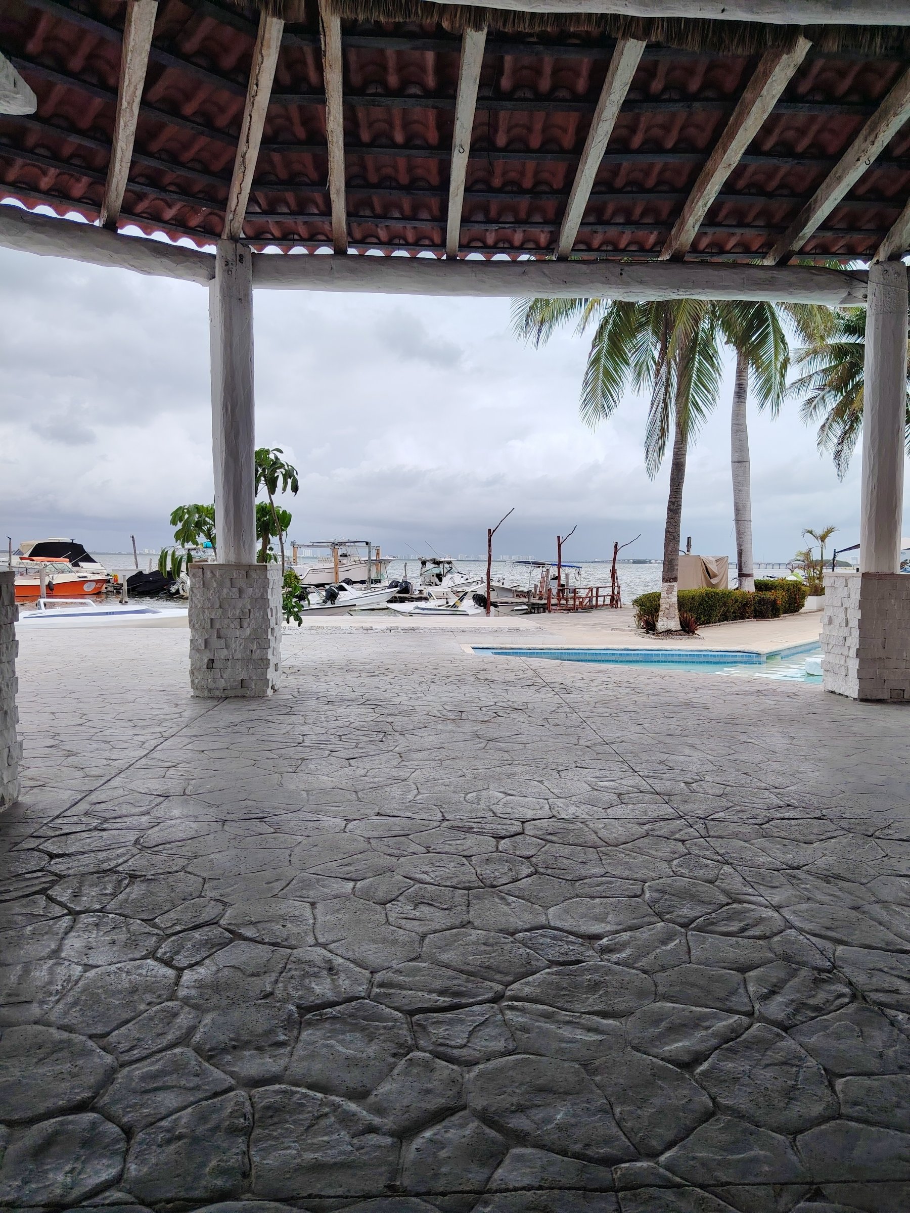 Comercial en renta, en Cancun, Quintana Roo, 2 baños — Local comercial en Renta en Z, Cancun (foto 2)